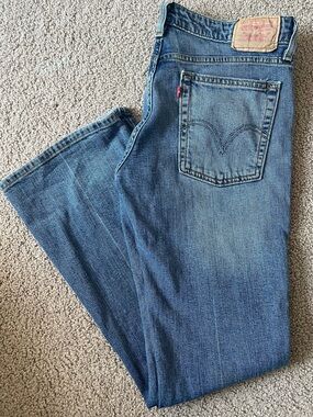 Levi's Women's Medium Blue Flared Jeans Size 8-10 Inseam 32 in / please read